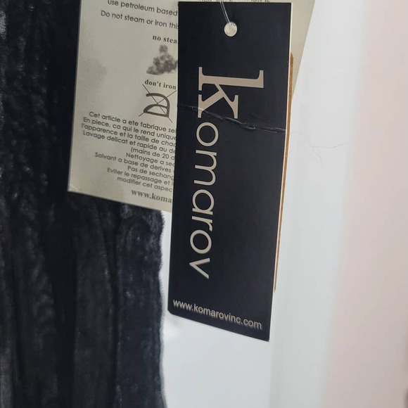NWT Komarov Thin Black Sheer Lightweight Top Size Medium - Picture 4 of 6